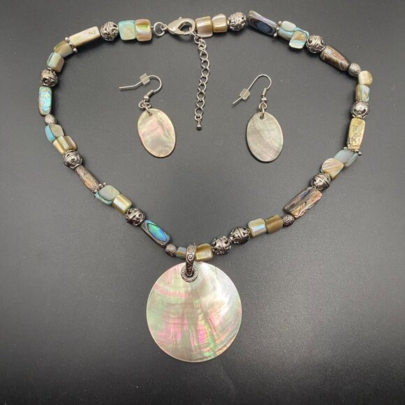 Cookie Lee Style Shell Pendant Necklace Earring Set Unmarked Beaded Silver Tone - Picture 3 of 12